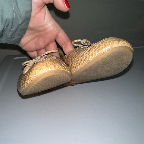 Stuart Weitzman Nude Wedge - Picture 8 of 9